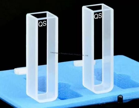 Hittebestendige en corrosiebestendige kwartsglazen colorimeter cuvet met een capaciteit van 3,5 ml